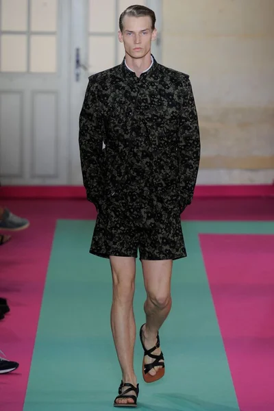 Look 13